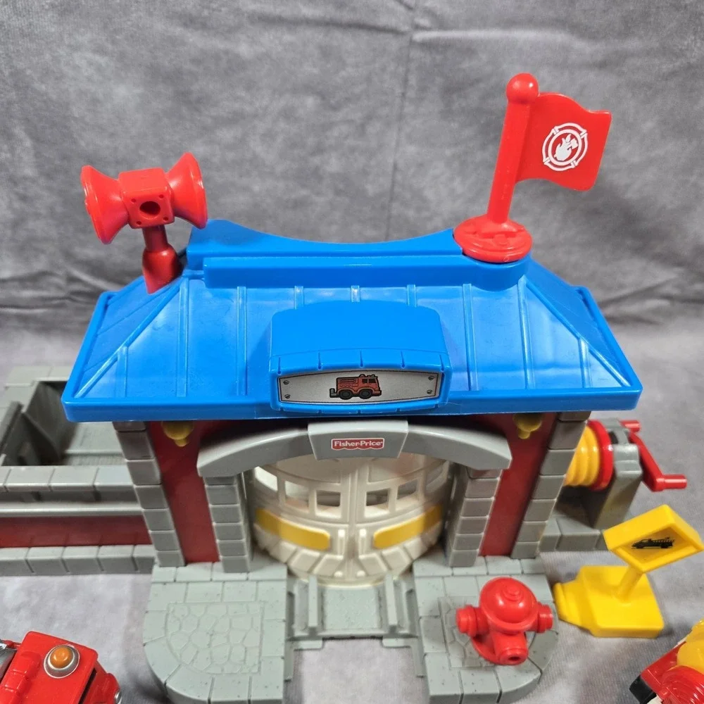 Geotrax Fast Response Rescue Co. Firetruck Wagon‎ Tanker Street Sign Tracks